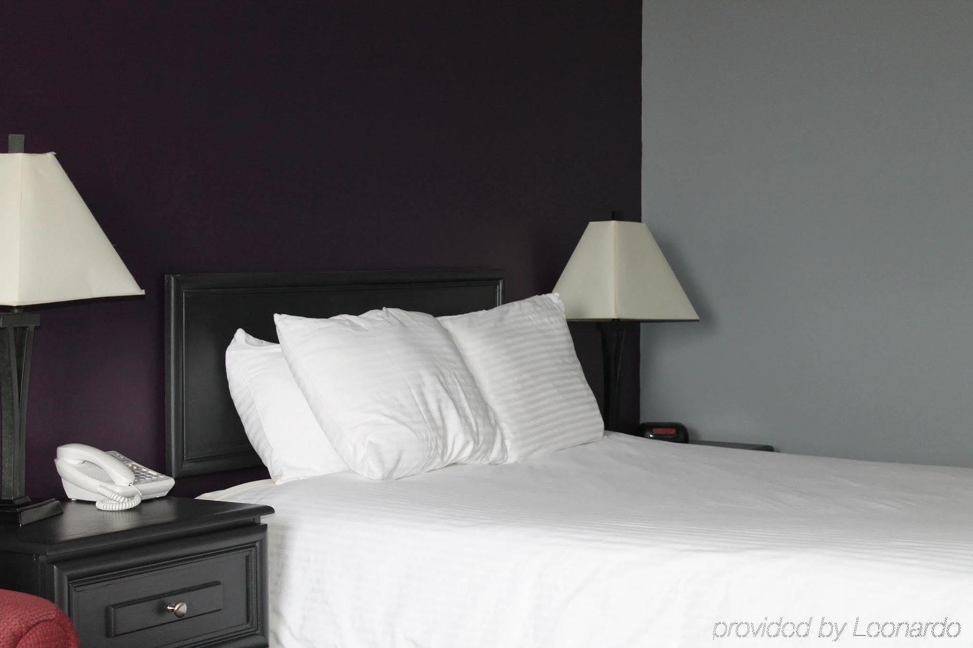 Inn, Restaurant & Pool Hotel 3*